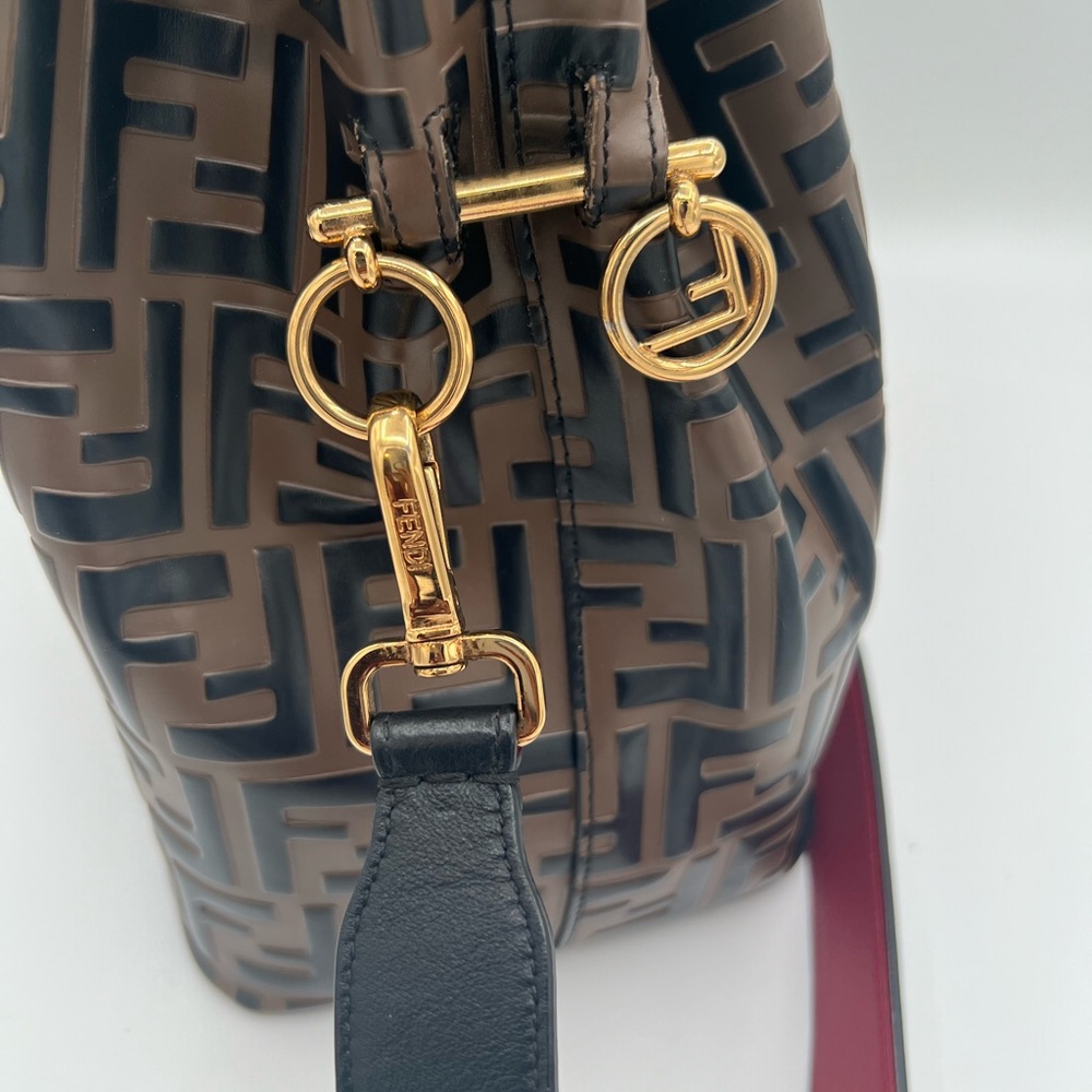 ❗️SOLD❗️Fendi FF Zucca pattern bucket bag 😍❤️ - Picture 2 of 12